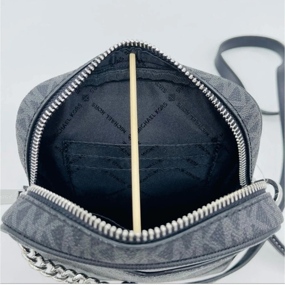 Michael Kors Medium NS Chain Xbody Bag Black
Leather Black - Picture 7 of 12